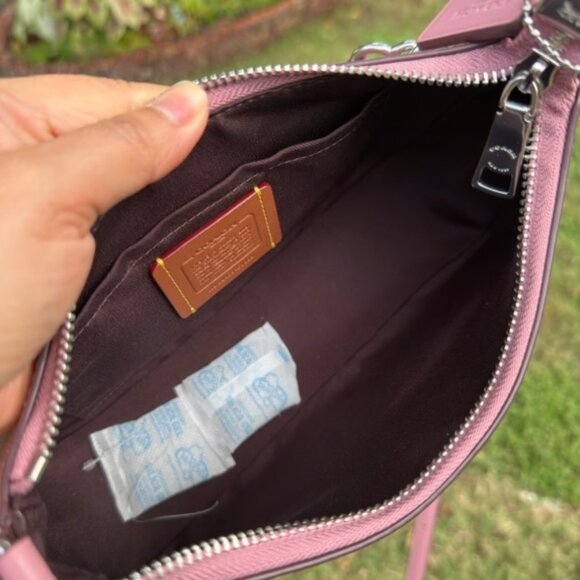 COACH Teri Shoulder Bag In Signature Canvas CV933 Dusty Pink - Picture 5 of 7